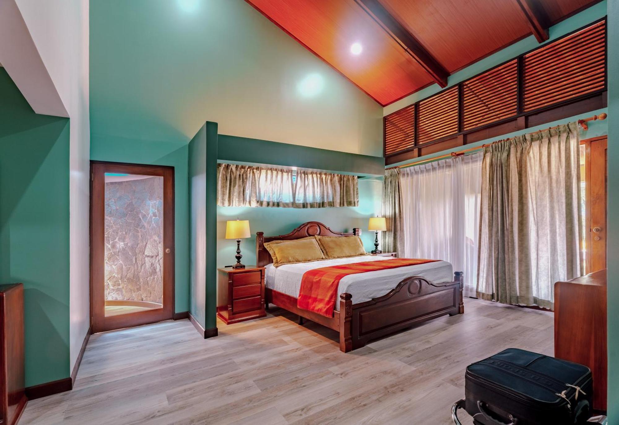 Hotel Villa Florencia ตูร์เรียลบา ภายนอก รูปภาพ