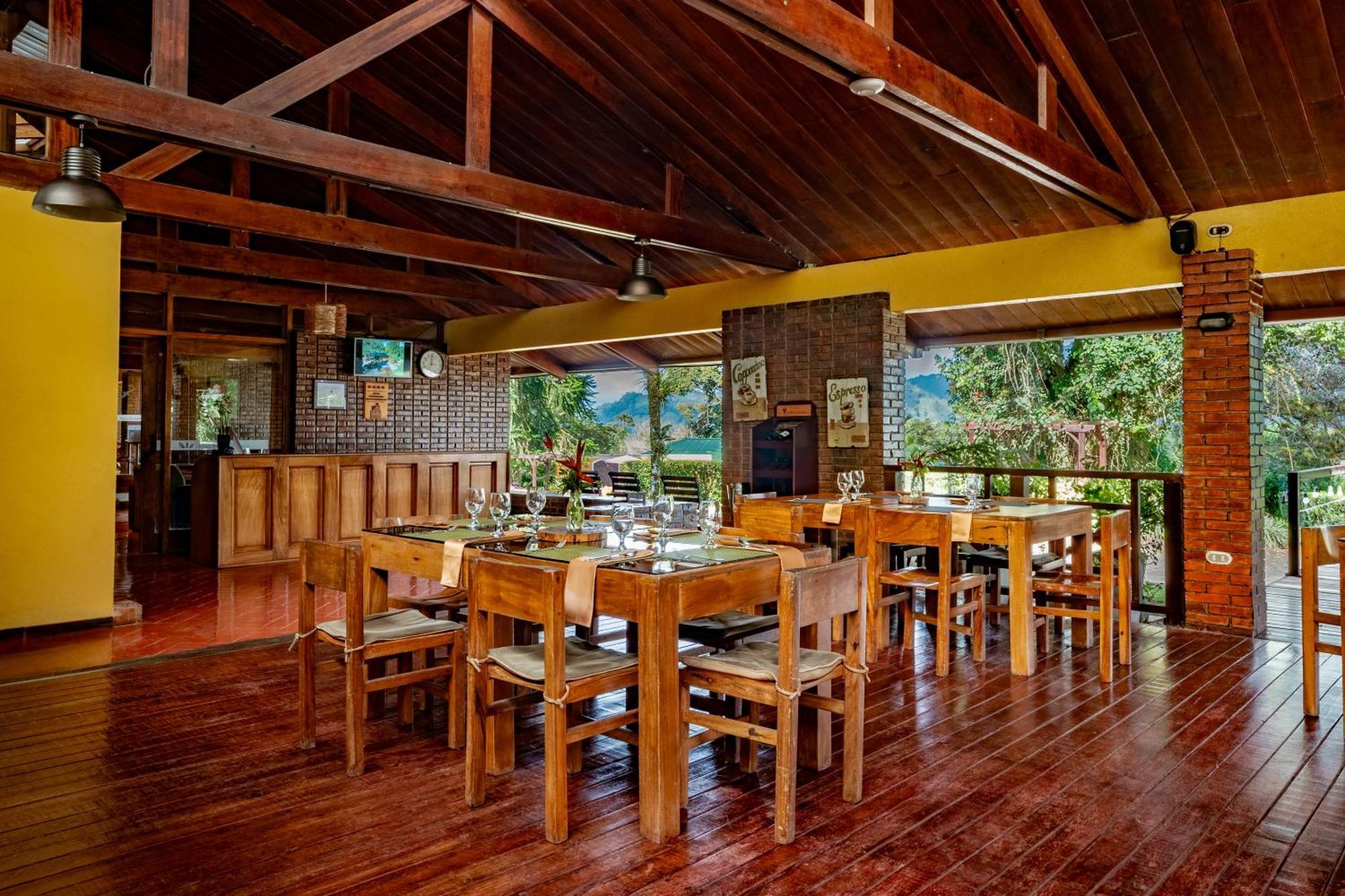 Hotel Villa Florencia ตูร์เรียลบา ภายนอก รูปภาพ