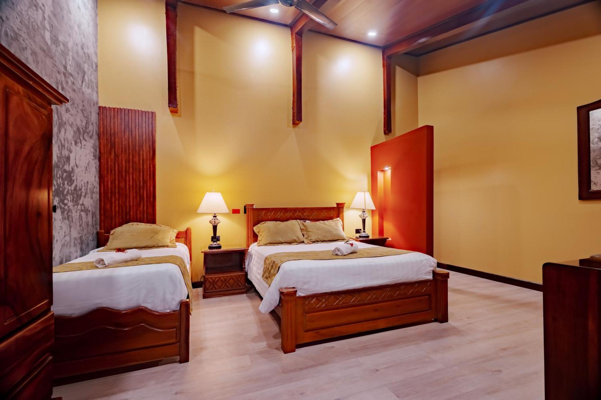 Hotel Villa Florencia ตูร์เรียลบา ห้อง รูปภาพ